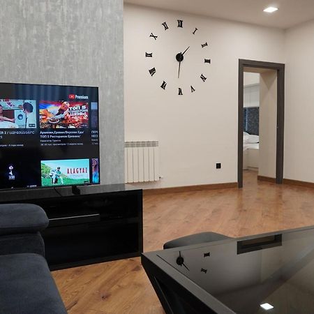 Lovely, Newly Remodeled Apartment In Yerevan! Εξωτερικό φωτογραφία