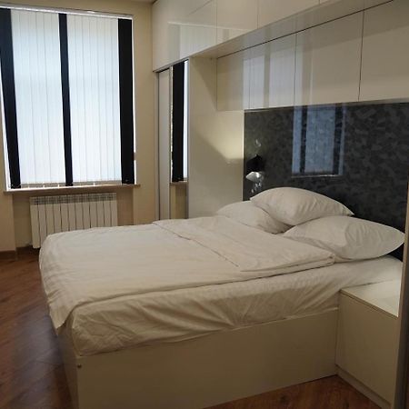 Lovely, Newly Remodeled Apartment In Yerevan! Εξωτερικό φωτογραφία