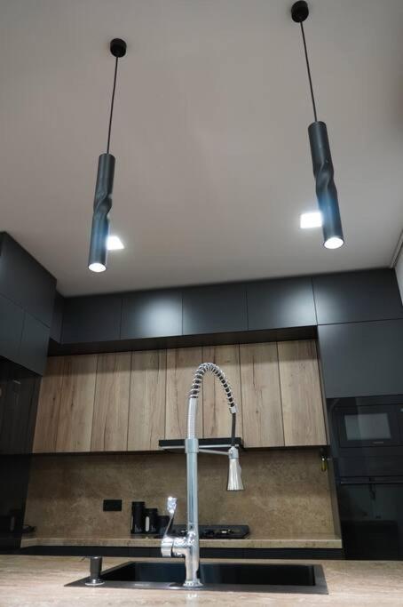 Lovely, Newly Remodeled Apartment In Yerevan! Εξωτερικό φωτογραφία