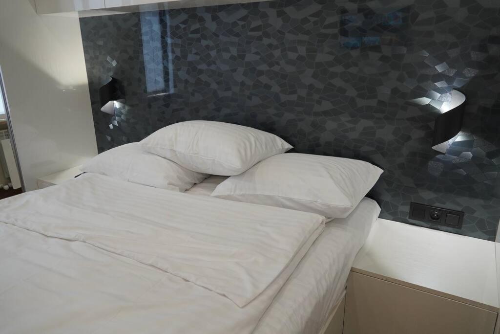 Lovely, Newly Remodeled Apartment In Yerevan! Εξωτερικό φωτογραφία
